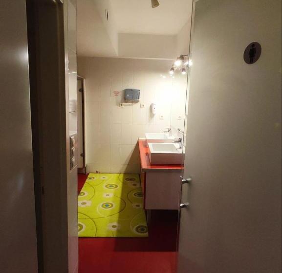 הוסטל Journey S Ease