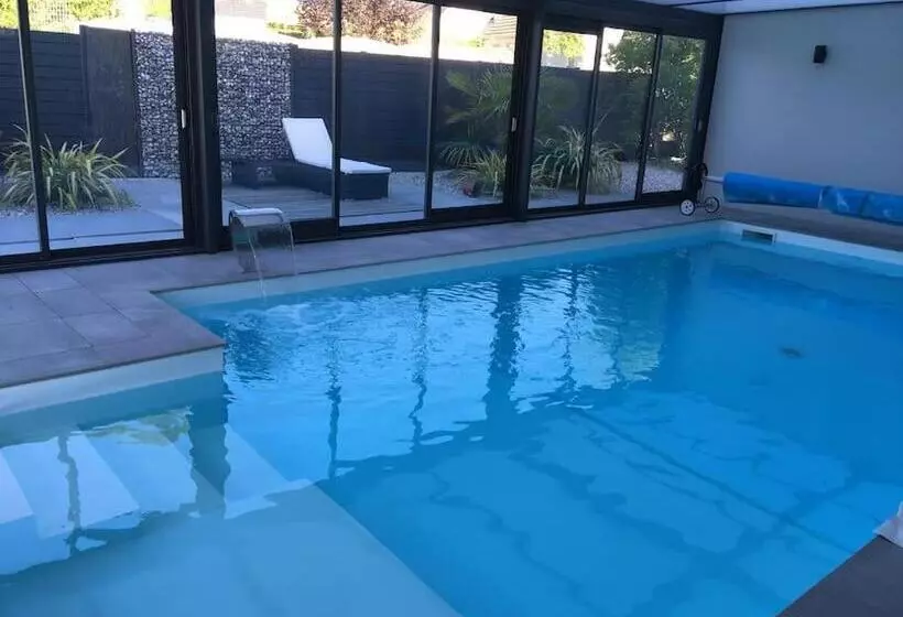 Aamiaismajoitus (B&B) Chambre D Hote Dans Villa Avec Piscine