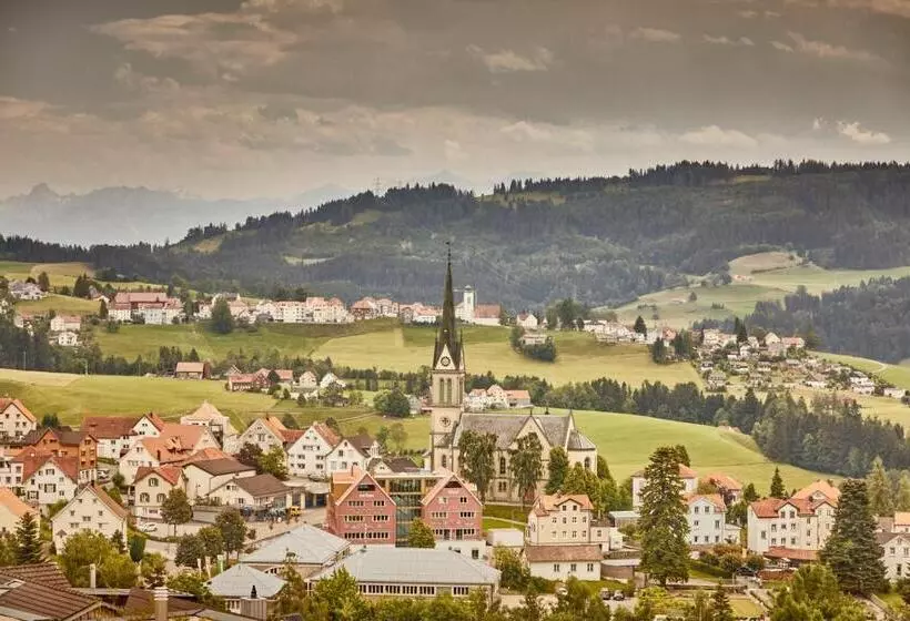 Hotelli Dorfhus Gupf