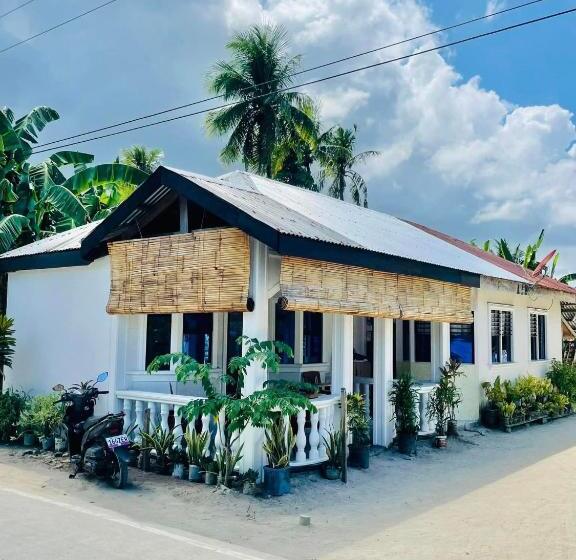 هتل Islescape Siargao