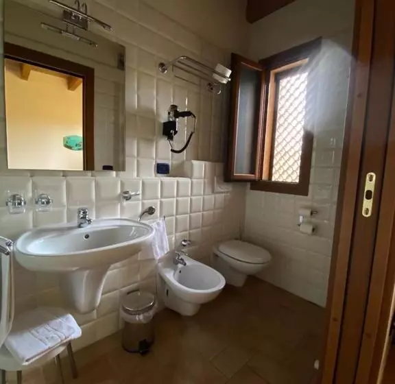 Hotelli La Casetta Di Alessia   Agriturismo Con Camere