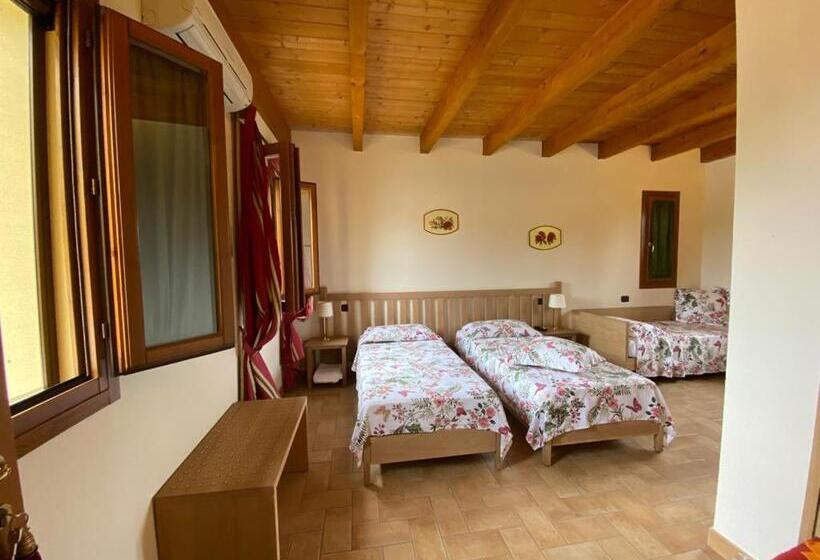 Отель La Casetta Di Alessia   Agriturismo Con Camere