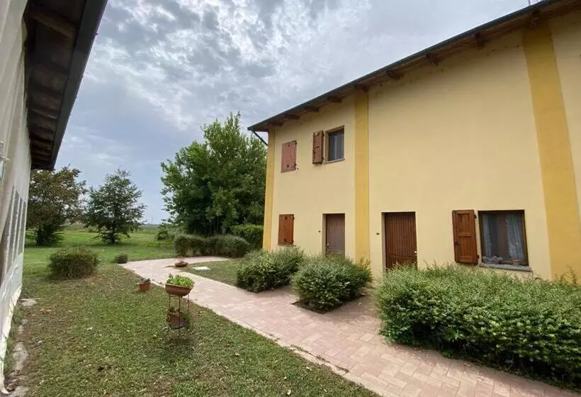 Hotelli La Casetta Di Alessia   Agriturismo Con Camere