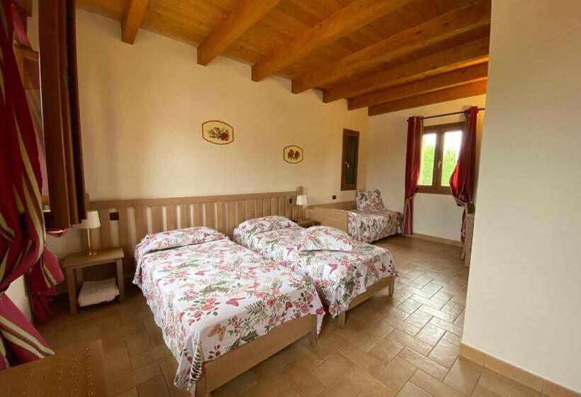 Отель La Casetta Di Alessia   Agriturismo Con Camere