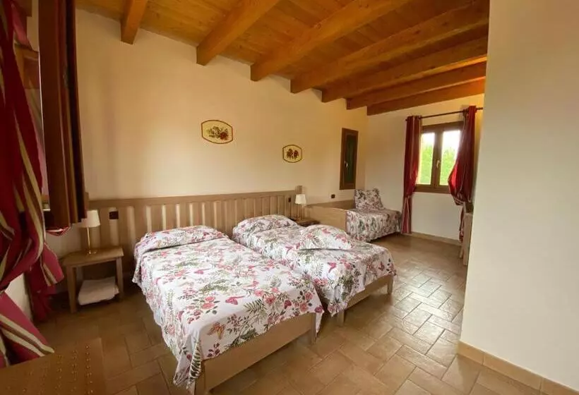 Hotelli La Casetta Di Alessia   Agriturismo Con Camere