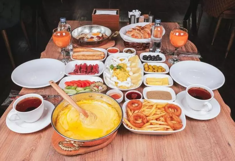 ホテル ömer çakiroğlu Konağı