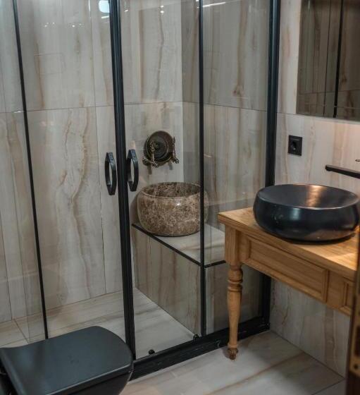 ホテル ömer çakiroğlu Konağı