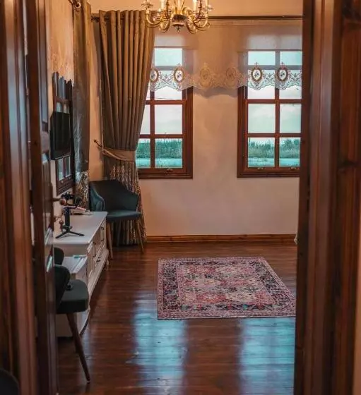 ホテル ömer çakiroğlu Konağı