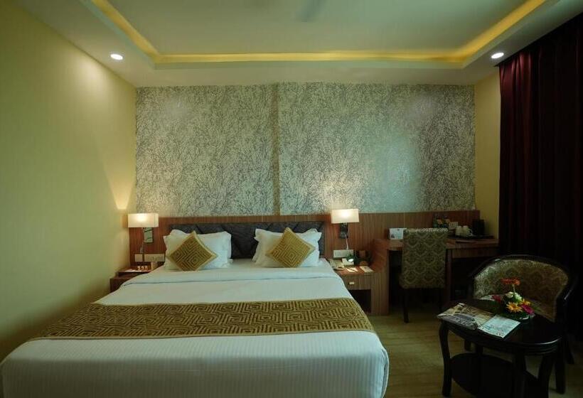 هتل The Royal Bihar