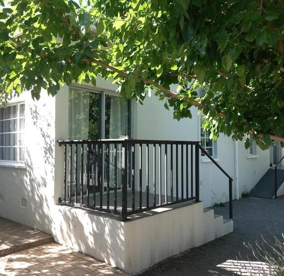 Пансион 7 On Grey Guesthouse