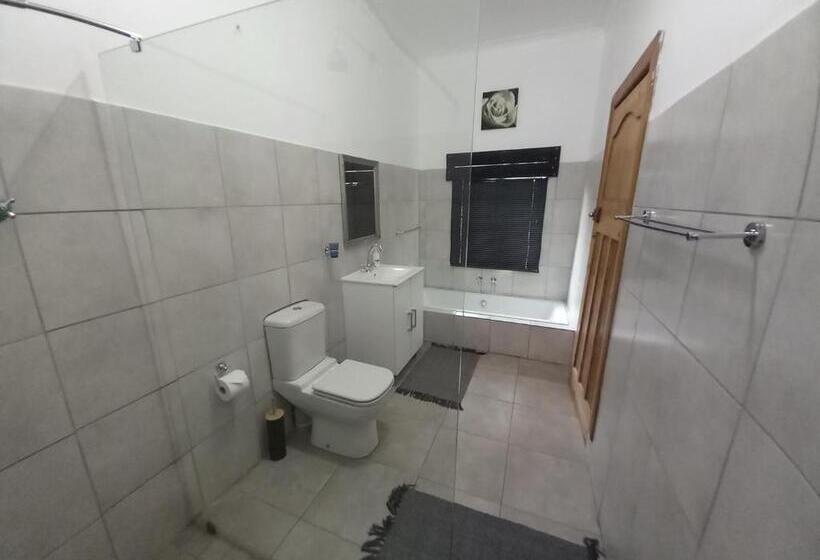 Пансион 7 On Grey Guesthouse