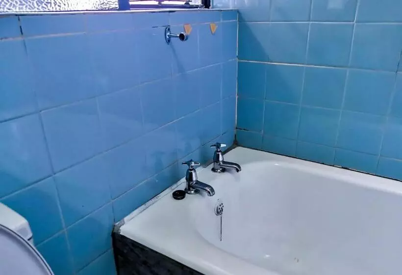 Majatalo Genesis Guesthouze