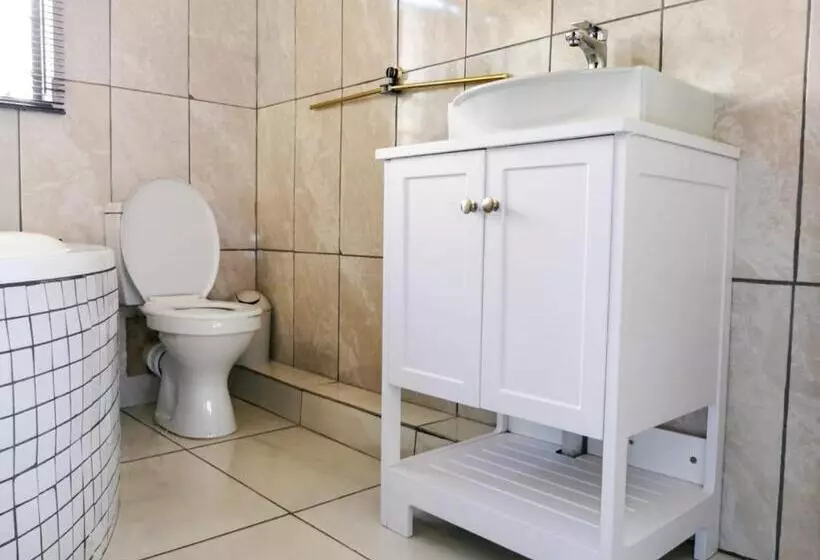 Majatalo Genesis Guesthouze