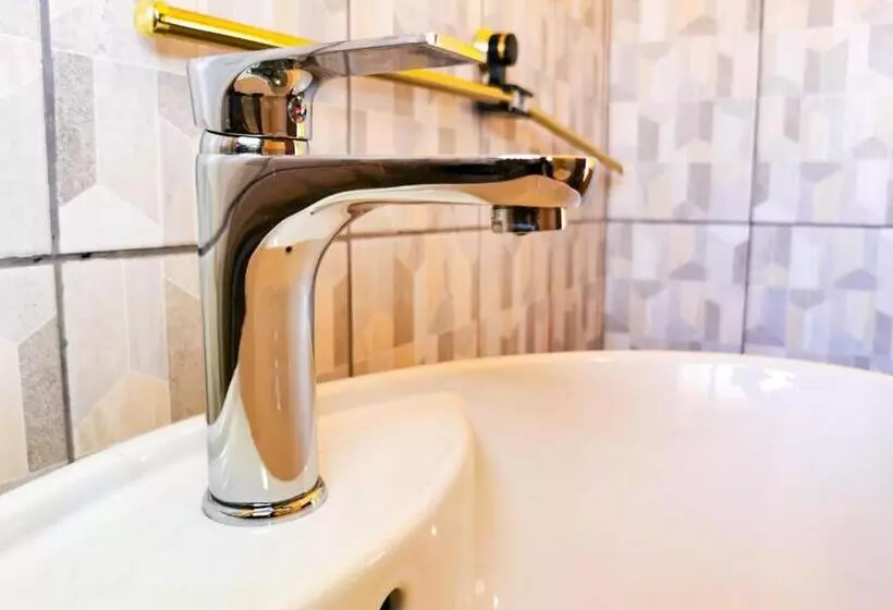 Majatalo Genesis Guesthouze