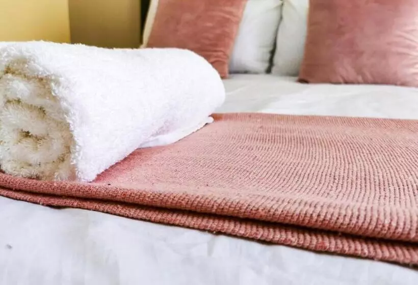 Majatalo Genesis Guesthouze