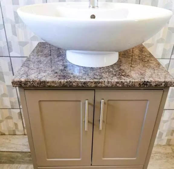 Majatalo Genesis Guesthouze