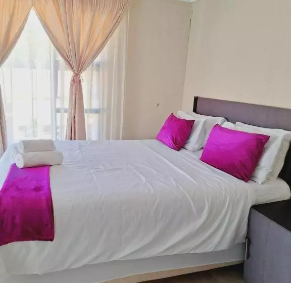 Majatalo Genesis Guesthouze