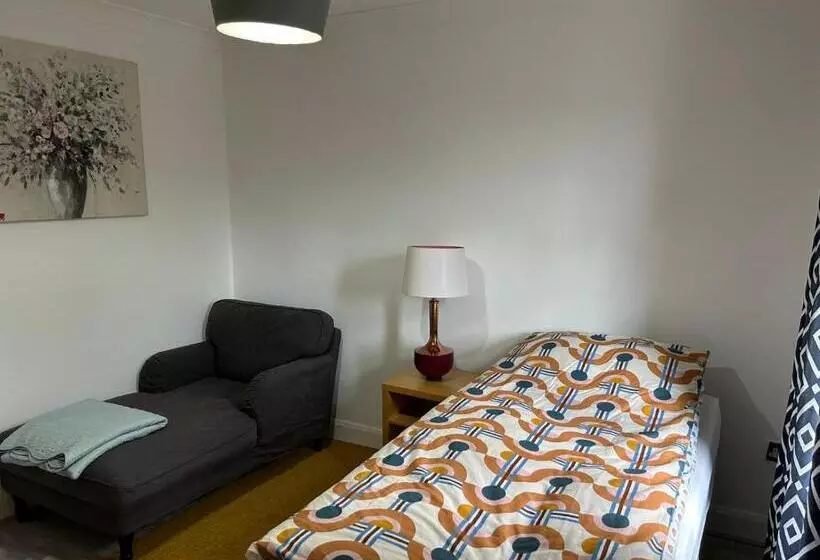 پانسیون Room In Trumpington London