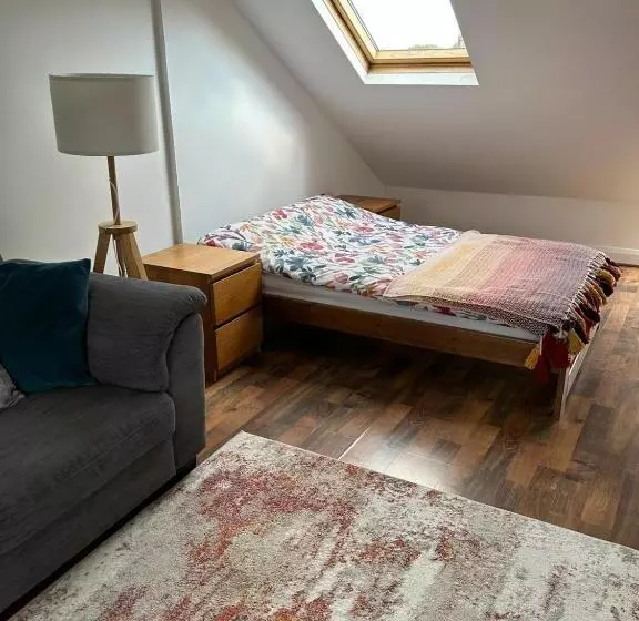 پانسیون Room In Trumpington London