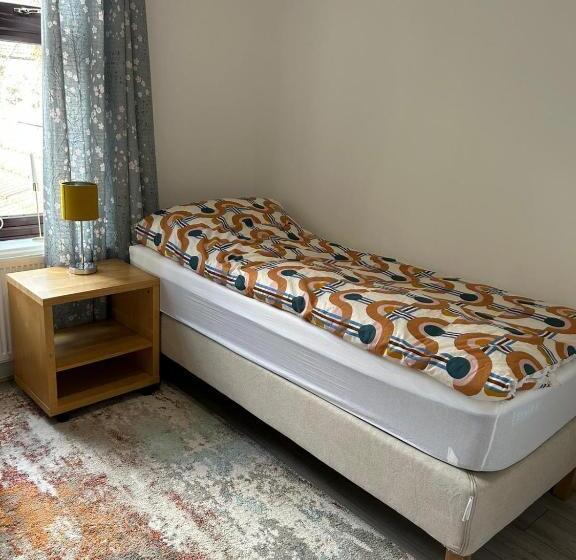 Majatalo Room In Trumpington London