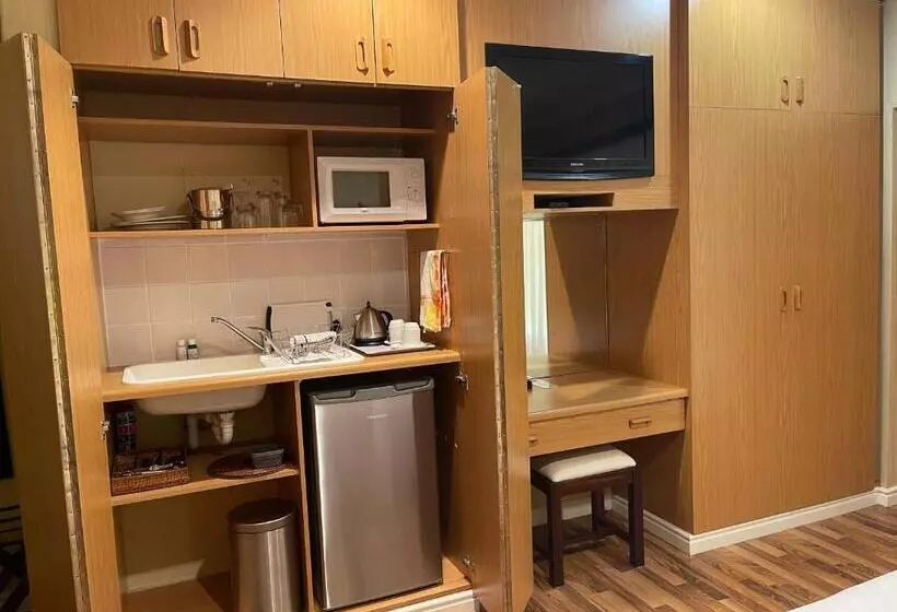 Majatalo Upper Room Guesthouse