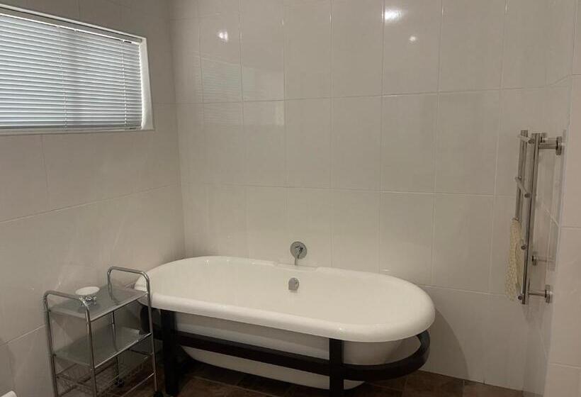 膳宿费 Upper Room Guesthouse