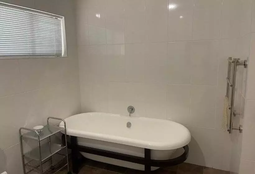 Majatalo Upper Room Guesthouse