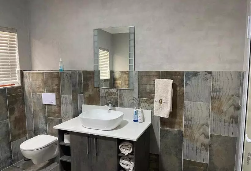 Majatalo Upper Room Guesthouse