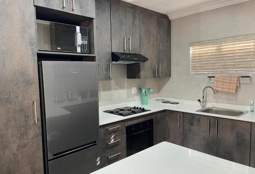 膳宿费 Upper Room Guesthouse