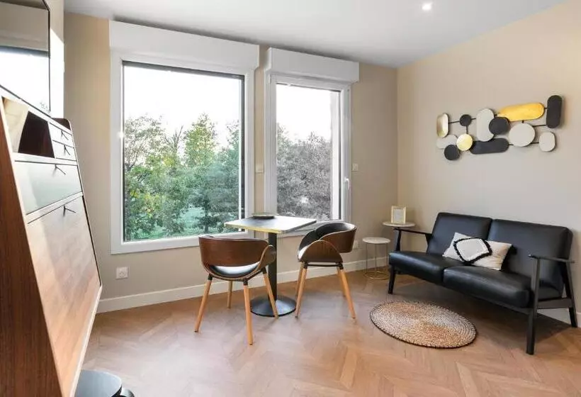 Appart Hôtel Coraline   Genas Lyon Eurexpo