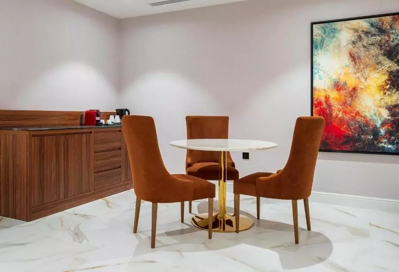 فندق رويال دايموند الفندقية