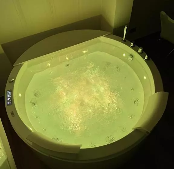 Aamiaismajoitus (B&B) La Pala Suite Apartment