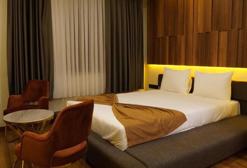 Отель Amber Palace