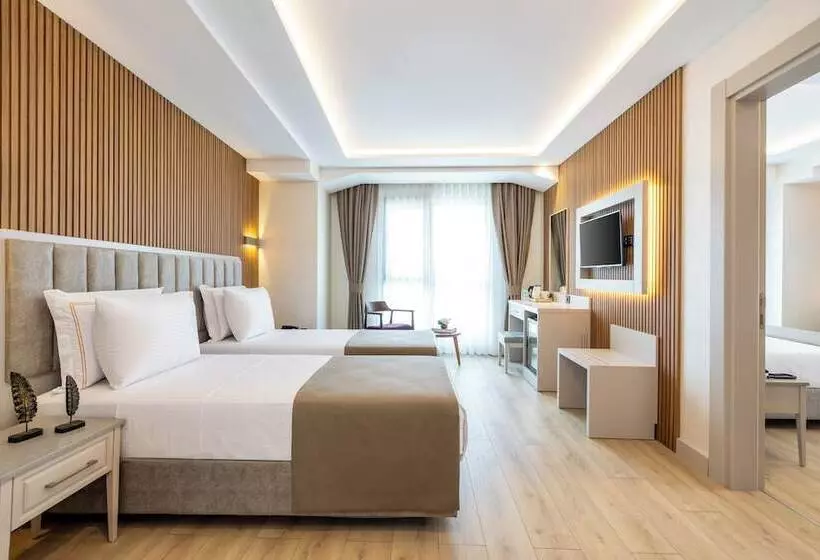 Carina Gold Hotel And Restaurant