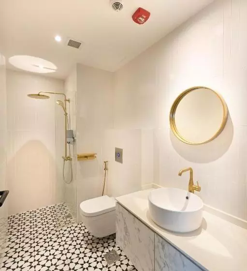 هتل کپسول Dream Chaser Boutique Capsule