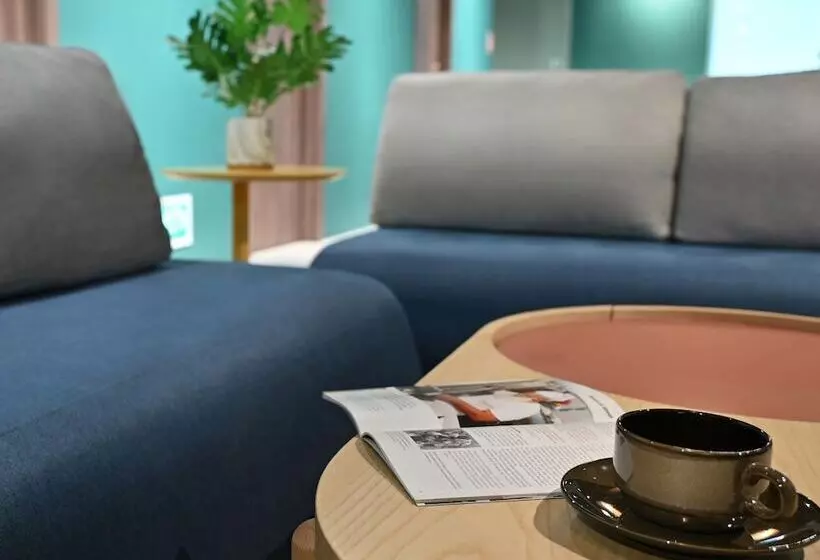 هتل کپسول Dream Chaser Boutique Capsule