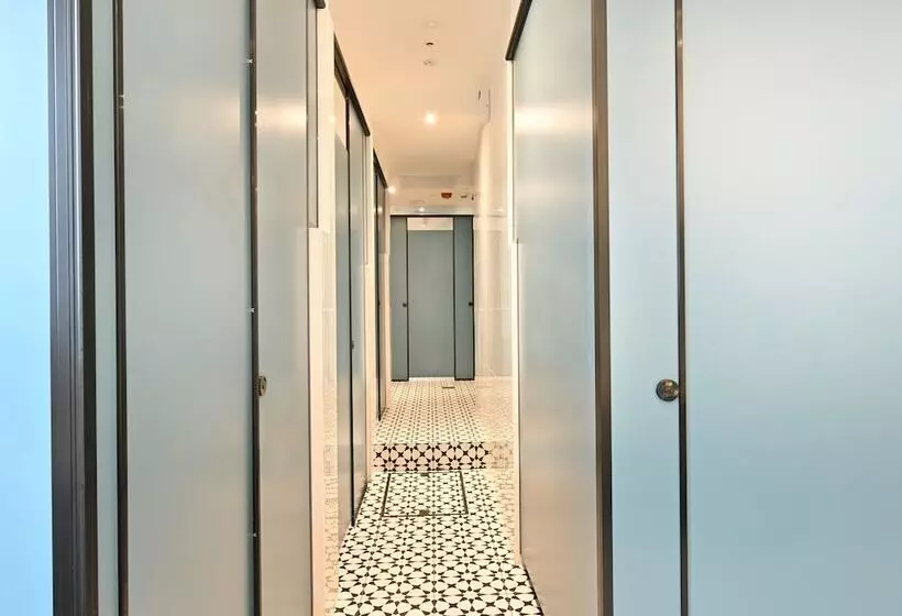 هتل کپسول Dream Chaser Boutique Capsule