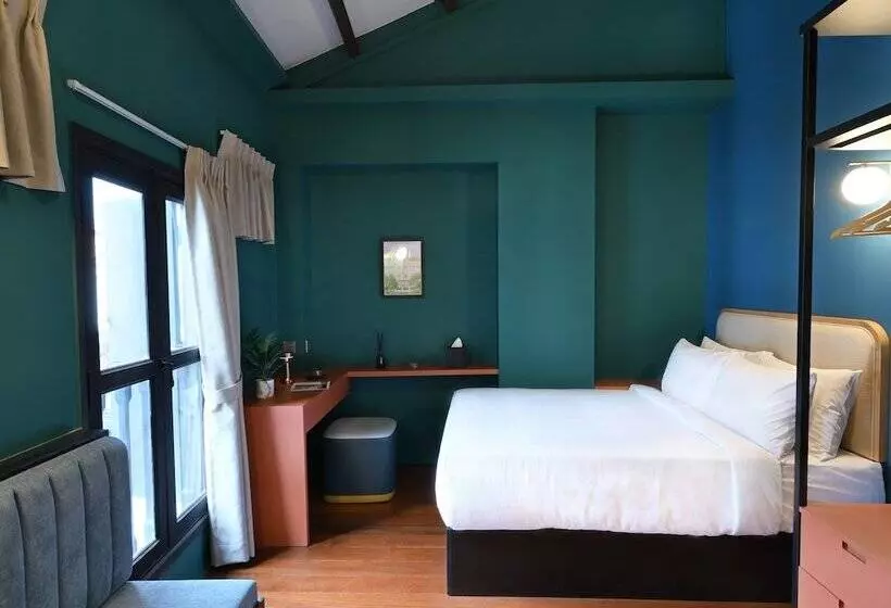 هتل کپسول Dream Chaser Boutique Capsule