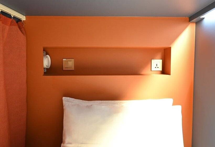 هتل کپسول Dream Chaser Boutique Capsule