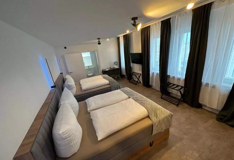 Hotelli Emilia