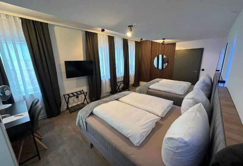 Hotelli Emilia
