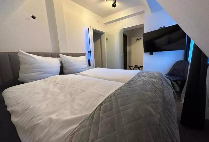 Hotelli Emilia