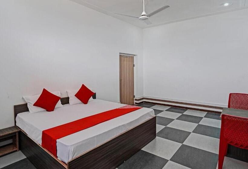 ホテル Oyo Flagship Kmps Palace