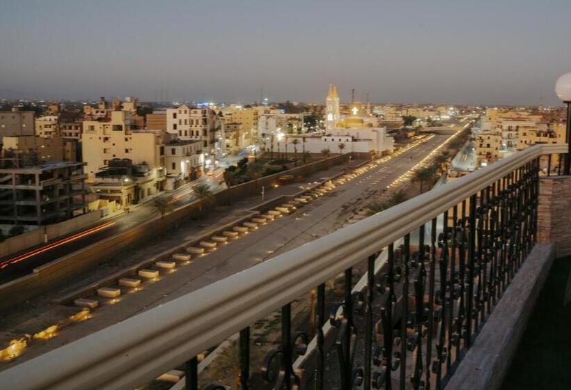 هتل Queens Valley