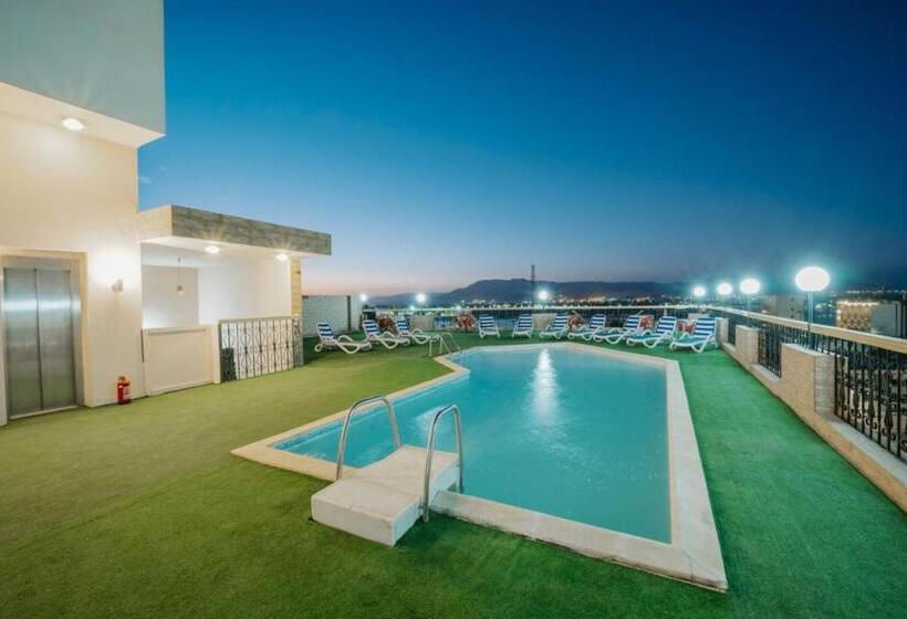 هتل Queens Valley