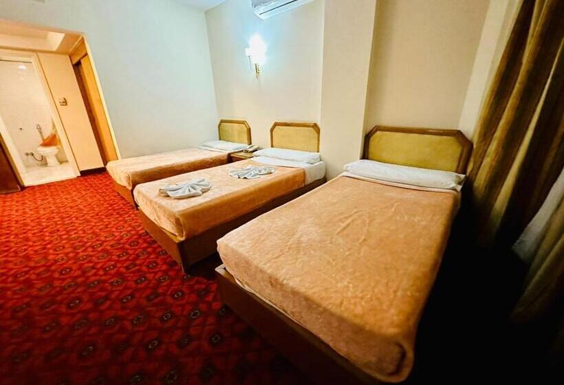 هتل Queens Valley