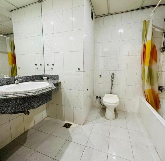 هتل Queens Valley