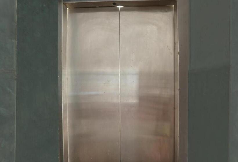 Oyo Flagship Hotel Aditya Inn