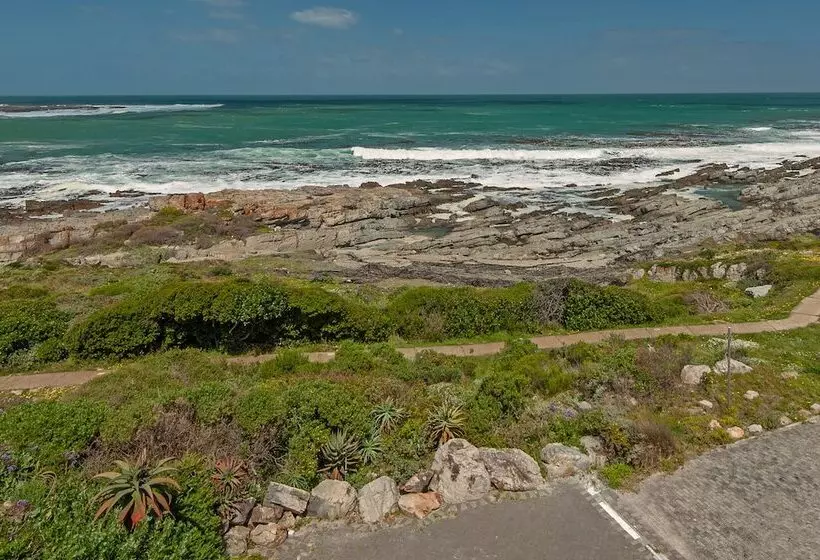 Majatalo Absolute Ocean Boutique Guesthouse