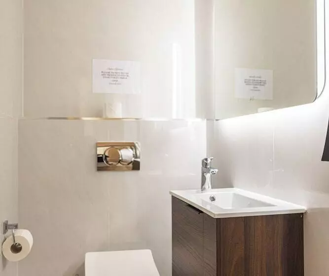 پانسیون C Est La Vie Boutik Swieqi